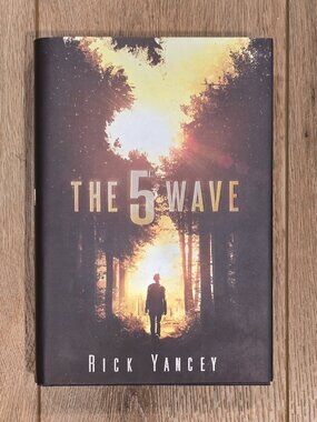 The 5th Wave / Book / Hard Cover